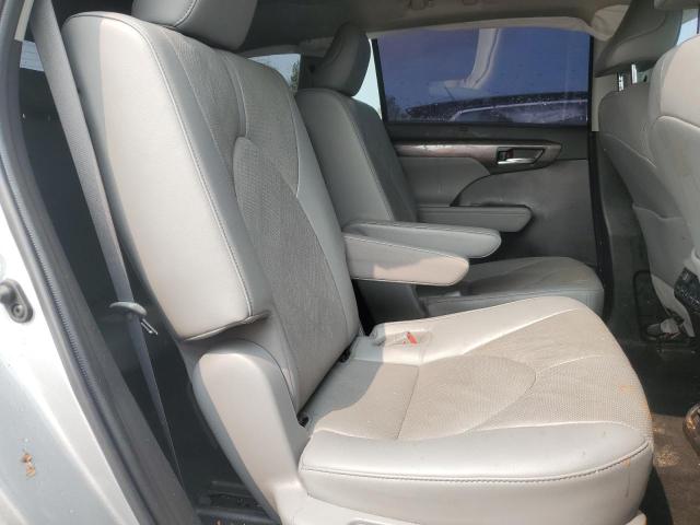 Photo 11 from auction – 2022 TOYOTA HIGHLANDER with VIN 5TDFZRBH7NS215094