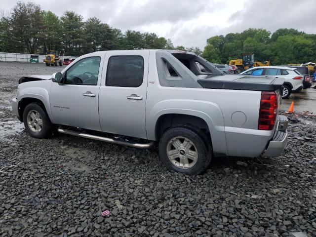 Photo 2 from auction – 2010 CHEVROLET AVALANCHE with VIN 3GNVKFE06AG283777