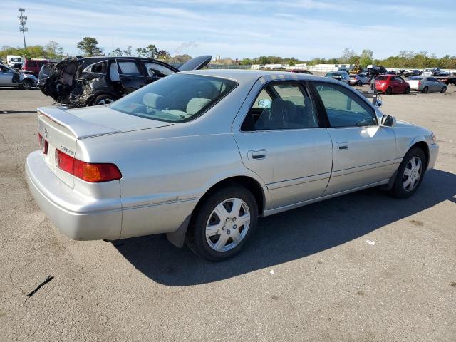 Photo 3 from auction – 2000 TOYOTA CAMRY CE with VIN 4T1BG22K2YU711908