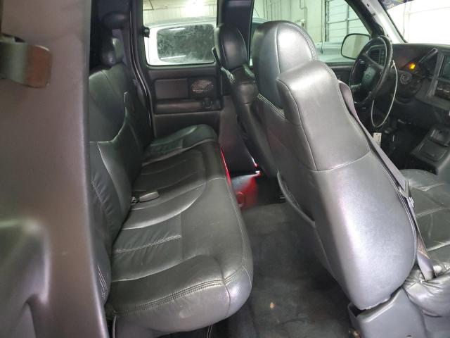 Photo 10 from auction – 2000 CHEVROLET SILVERADO with VIN 1GCEK19T9YE427856