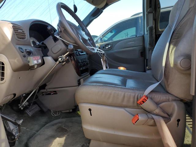 Photo 7 from auction – 2001 CHRYSLER TOWN & COU with VIN 2C8GP64L11R336540