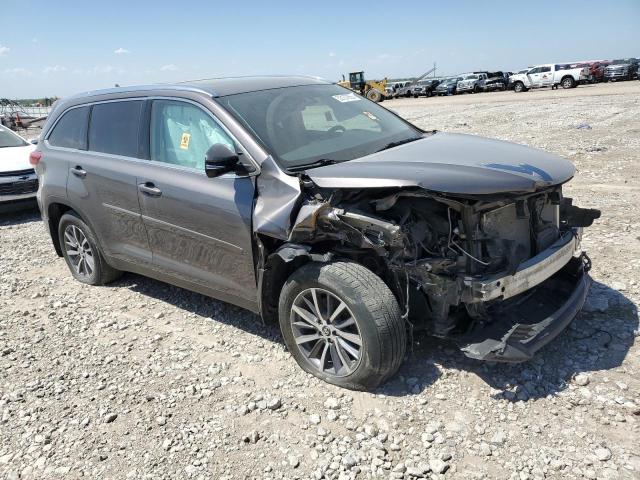 Photo 4 from auction – 2019 TOYOTA HIGHLANDER with VIN 5TDJZRFH8KS572266