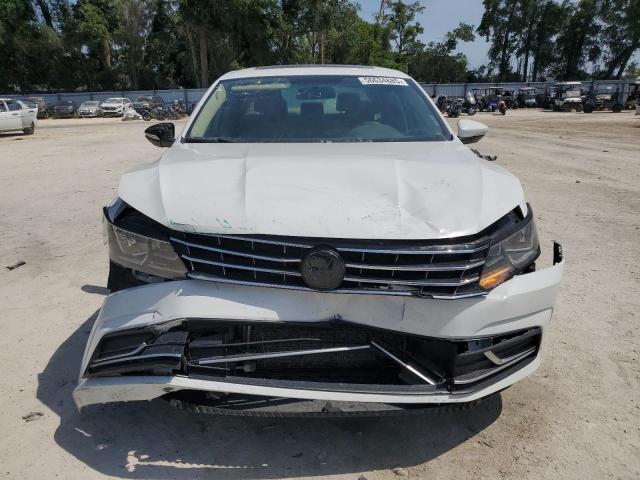 Photo 5 from auction – 2016 VOLKSWAGEN PASSAT with VIN 1VWBS7A32GC038811