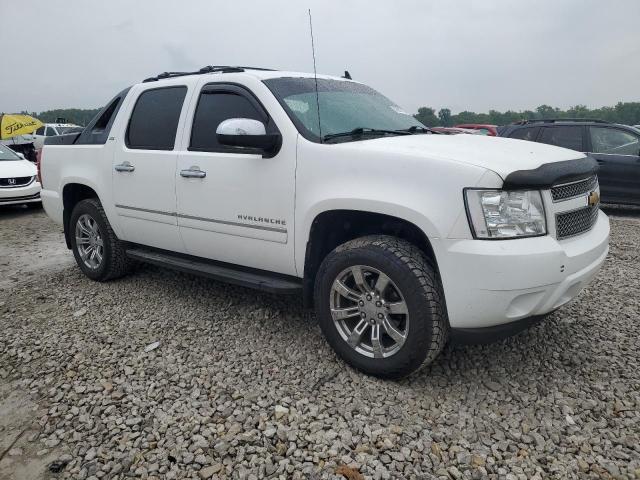 Photo 4 from auction – 2011 CHEVROLET AVALANCHE with VIN 3GNTKGE33BG282773