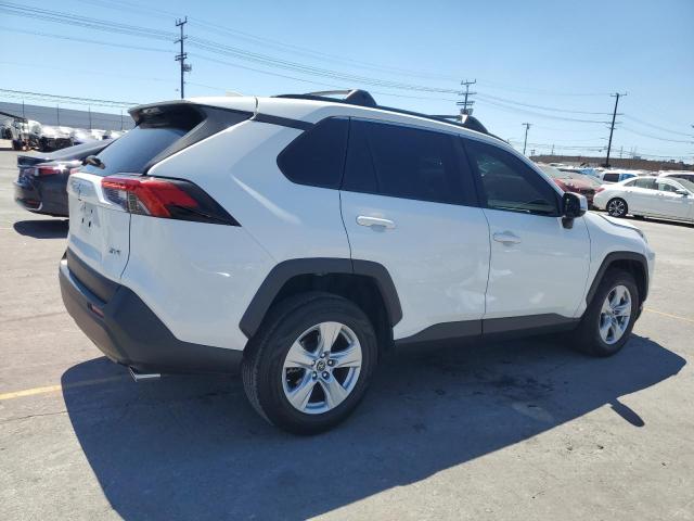 Photo 3 from auction – 2019 TOYOTA RAV4 XLE with VIN JTMW1RFV3KD509283