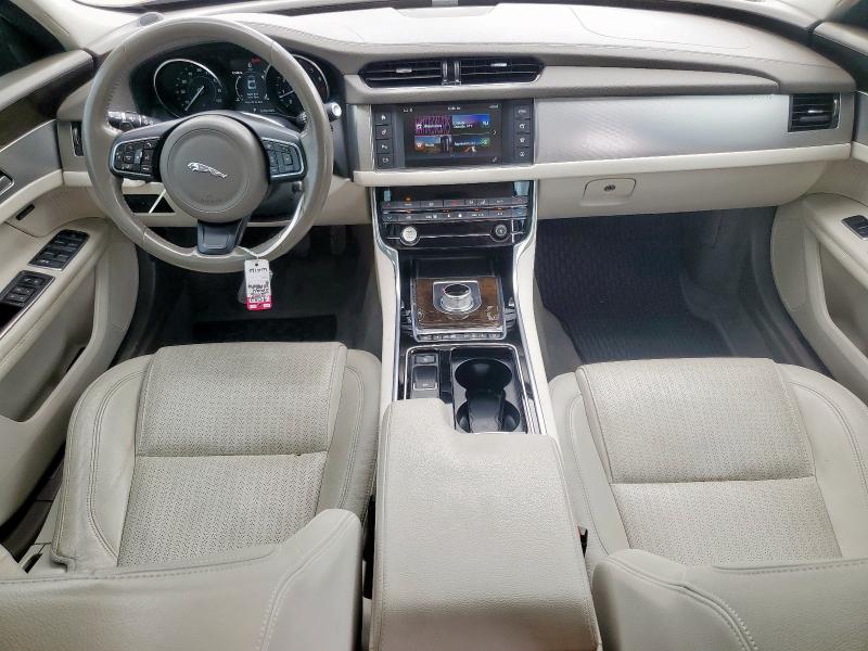 Photo 8 from auction – 2016 JAGUAR XF PRESTIG with VIN SAJBE4BV2GCY08323