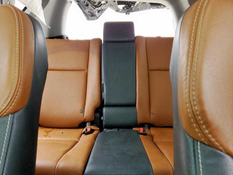 Photo 10 from auction – 2017 TOYOTA RAV4 LIMIT with VIN 2T3YFREV7HW402390