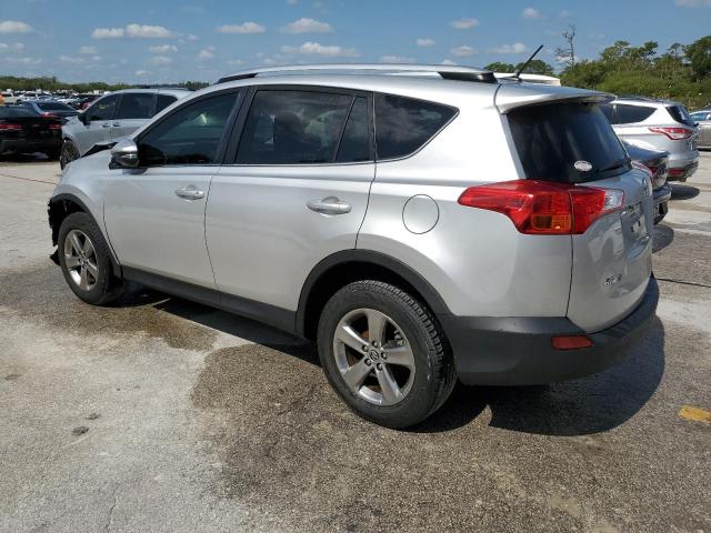 Photo 2 from auction – 2015 TOYOTA RAV4 XLE with VIN JTMWFREV2FJ043646