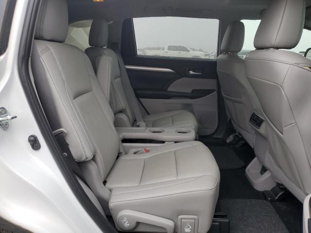 Photo 11 from auction – 2019 TOYOTA HIGHLANDER with VIN 5TDKZRFH3KS559736