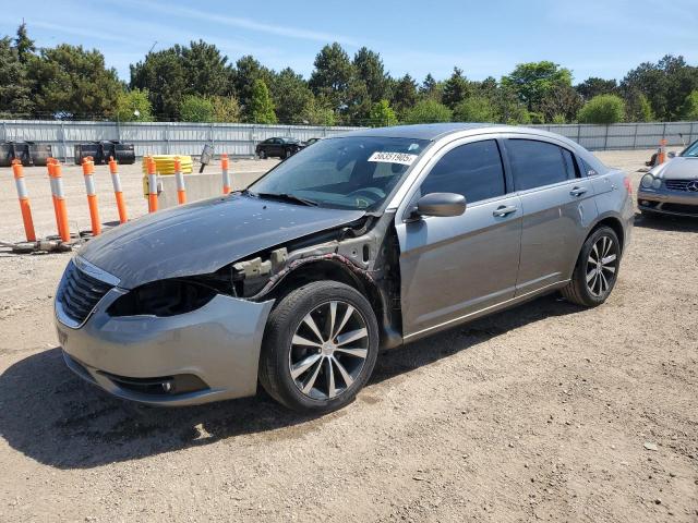 CHRYSLER 200 LIMITE 2013 with VIN 1C3CCBCG9DN585747 - Photo from auction