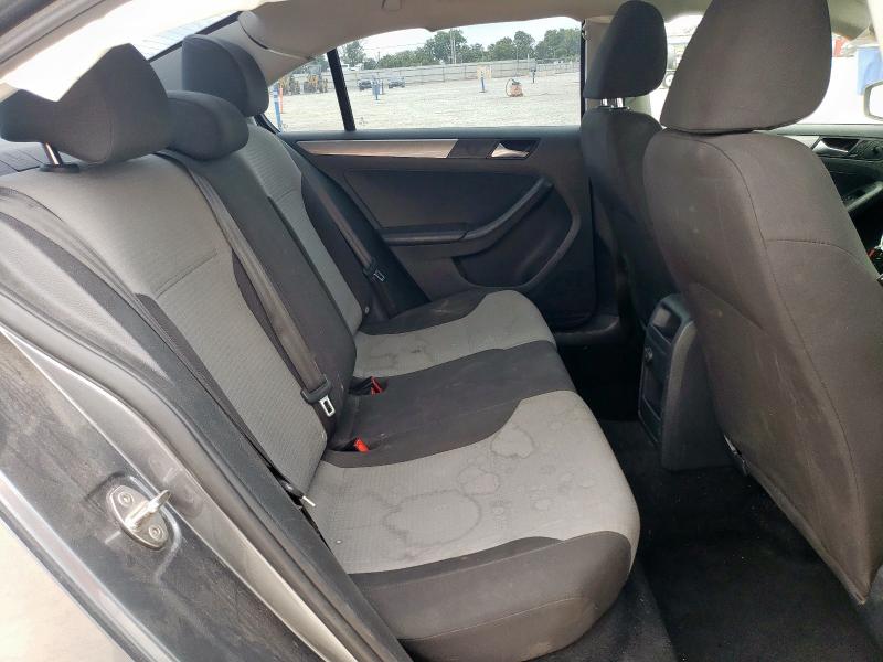 Photo 10 from auction – 2018 VOLKSWAGEN JETTA S with VIN 3VW2B7AJ6JM256917