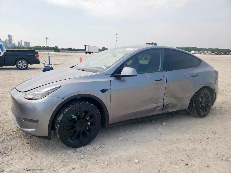 TESLA MODEL Y 2024 with VIN 7SAYGDED0RA327739 - Photo from auction