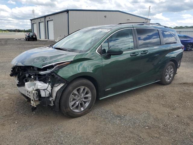 TOYOTA SIENNA LE 2021 with VIN 5TDBSKFC4MS027897 - Photo from auction