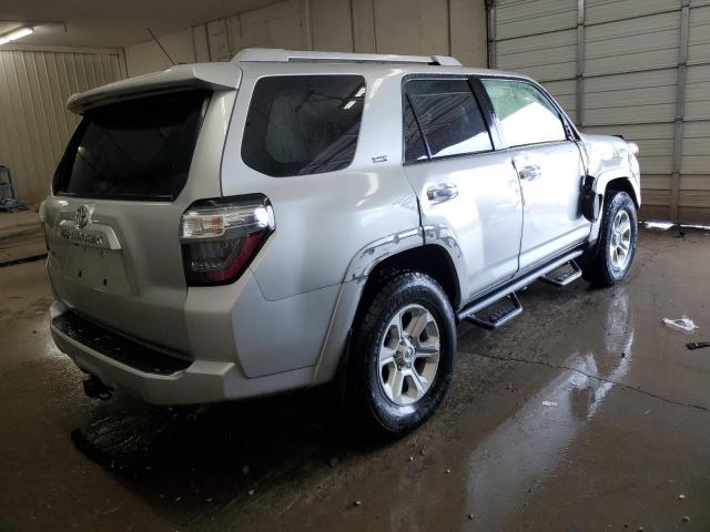 Photo 3 from auction – 2018 TOYOTA 4RUNNER SR with VIN JTEBU5JR6J5518847