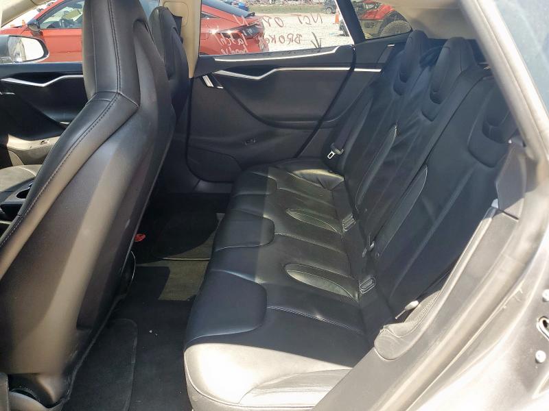 Photo 10 from auction – 2013 TESLA MODEL S with VIN 5YJSA1AG1DFP08708