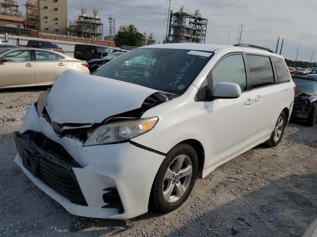 Photo 1 from auction – 2018 TOYOTA SIENNA LE with VIN 5TDKZ3DC9JS926772