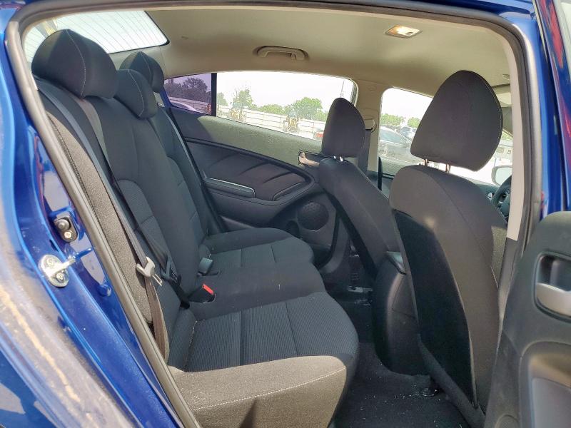 Photo 10 from auction – 2018 KIA FORTE LX with VIN 3KPFK4A79JE207552