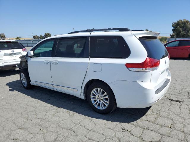 Photo 2 from auction – 2013 TOYOTA SIENNA XLE with VIN 5TDYK3DC8DS324853