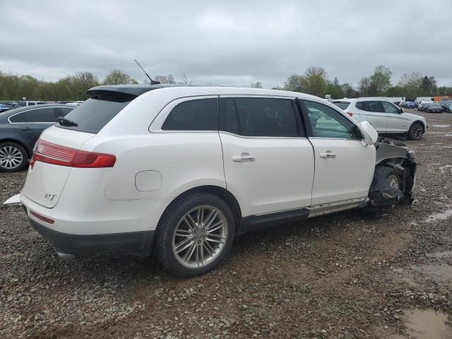Photo 3 from auction – 2019 LINCOLN MKT with VIN 2LMHJ5ATXKBL00314