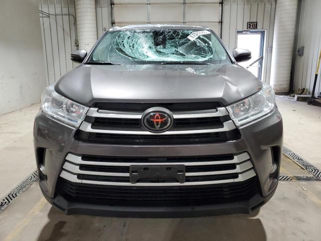 Photo 5 from auction – 2018 TOYOTA HIGHLANDER with VIN 5TDJZRFH7JS534218