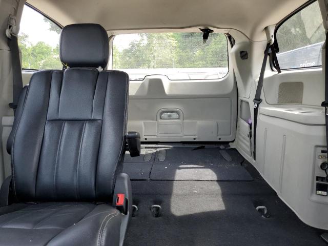 Photo 10 from auction – 2016 CHRYSLER TOWN & COU with VIN 2C4RC1BG9GR297297
