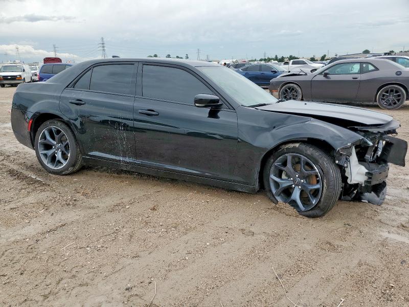 Photo 4 from auction – 2022 CHRYSLER 300 S with VIN 2C3CCABG8NH256608
