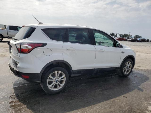 Photo 3 from auction – 2017 FORD ESCAPE SE with VIN 1FMCU0GD9HUE38848