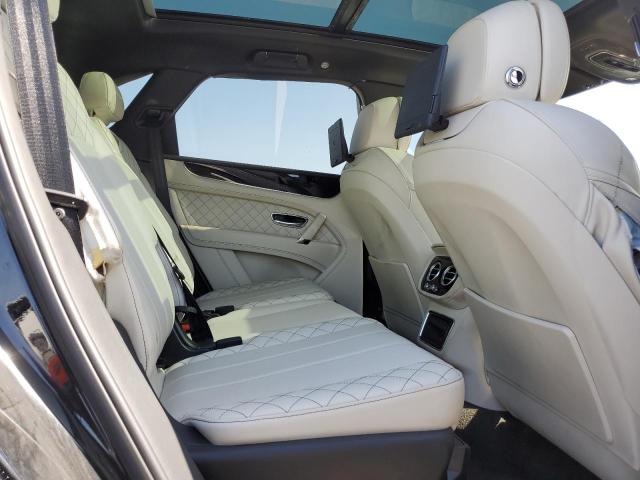 Photo 11 from auction – 2018 BENTLEY BENTAYGA with VIN SJAAC4ZV1JC023032