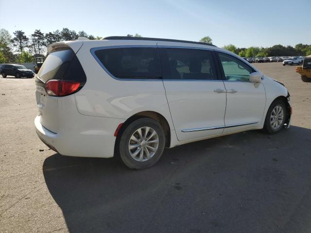 Photo 3 from auction – 2017 CHRYSLER PACIFICA T with VIN 2C4RC1BG5HR621914
