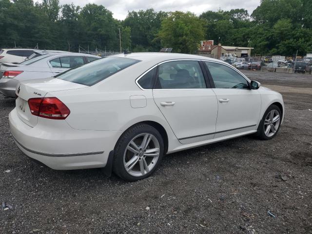 Photo 3 from auction – 2015 VOLKSWAGEN PASSAT SEL with VIN 1VWCS7A30FC046716