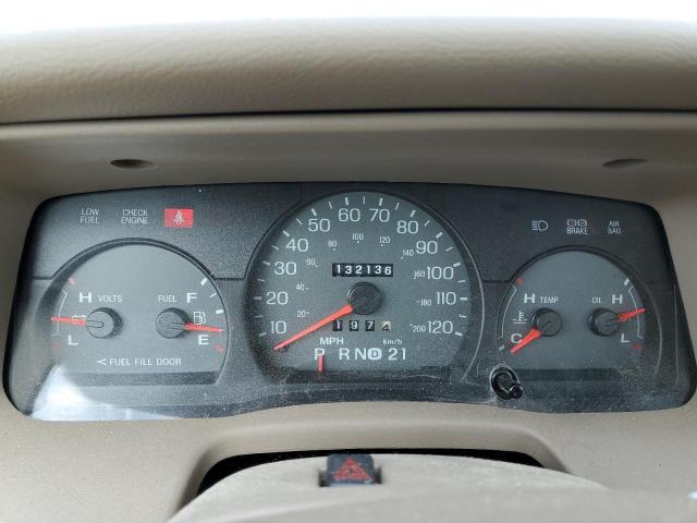 Photo 9 from auction – 2005 MERCURY GRAND MARQ with VIN 2MEFM75W65X609038