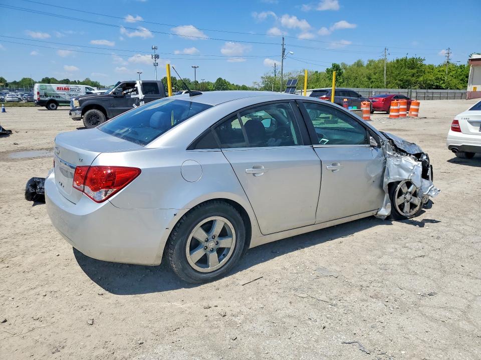Photo 3 from auction – 2014 CHEVROLET CRUZE with VIN 1G1PC5SB9E7273902
