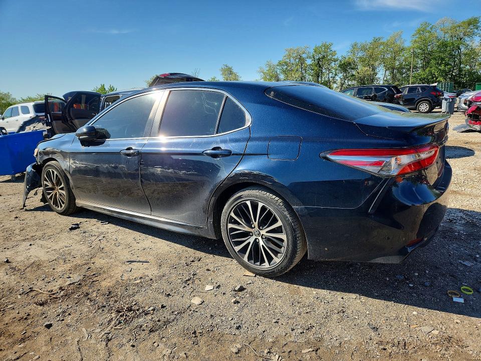 Photo 2 from auction – 2018 TOYOTA CAMRY with VIN 4T1B11HK2JU647653