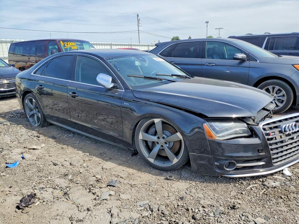 Photo 4 from auction – 2014 AUDI S8 with VIN WAUD2AFD4EN002417