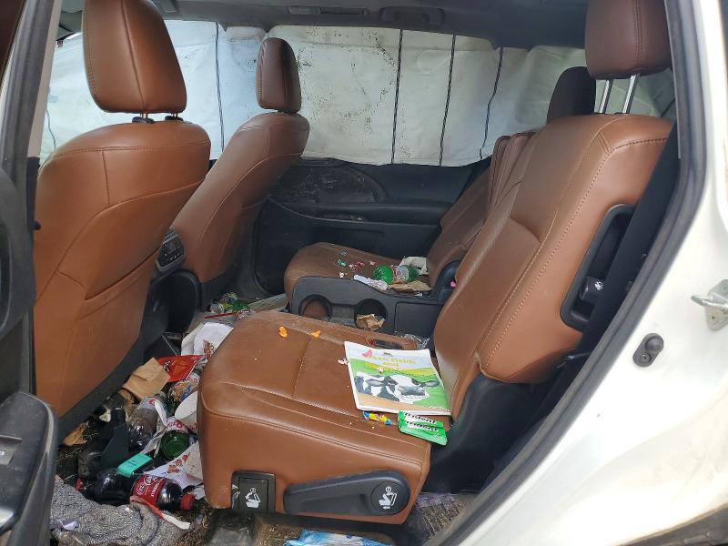 Photo 11 from auction – 2018 TOYOTA HIGHLANDER with VIN 5TDDZRFH7JS907156