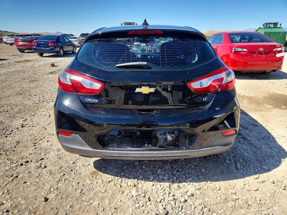 Photo 6 from auction – 2018 CHEVROLET CRUZE with VIN 3G1BE6SM6JS572349