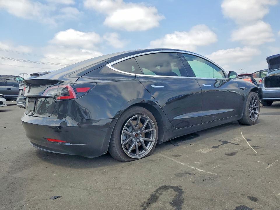 Photo 3 from auction – 2019 TESLA MODEL 3 with VIN 5YJ3E1EA0KF425762