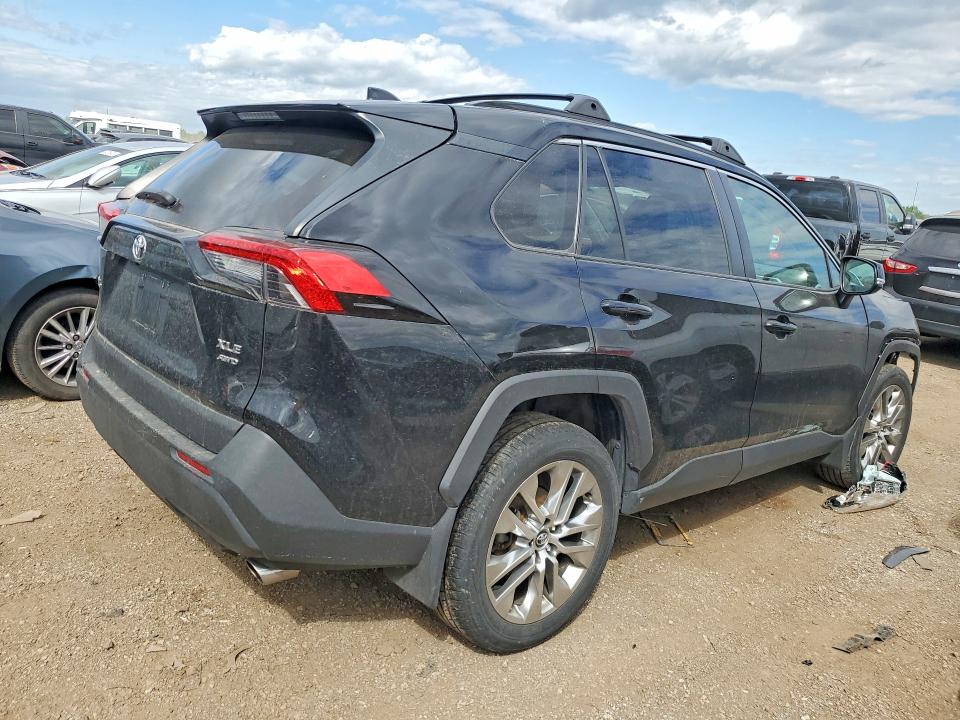 Photo 3 from auction – 2021 TOYOTA RAV4 with VIN 2T3A1RFV6MC162596