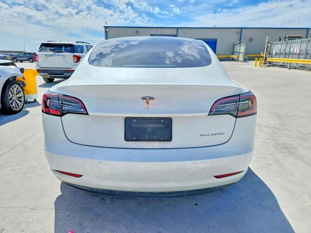 Photo 6 from auction – 2022 TESLA MODEL 3 with VIN 5YJ3E1EB8NF205654
