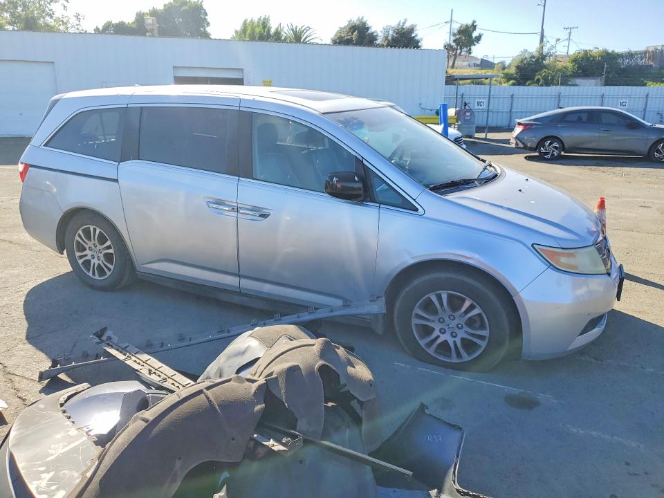 Photo 4 from auction – 2011 HONDA ODYSSEY with VIN 5FNRL5H65BB057562