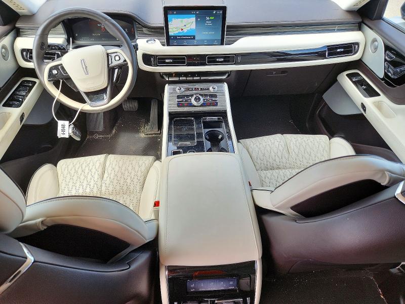 Photo 8 from auction – 2023 LINCOLN AVIATOR with VIN 5LM5J9XC0PGL21358