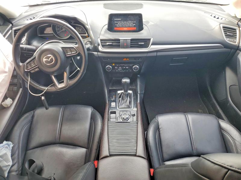 صورة رقم 8 من المزاد - 2018 MAZDA 3 مع VIN 3MZBN1L3XJM242067