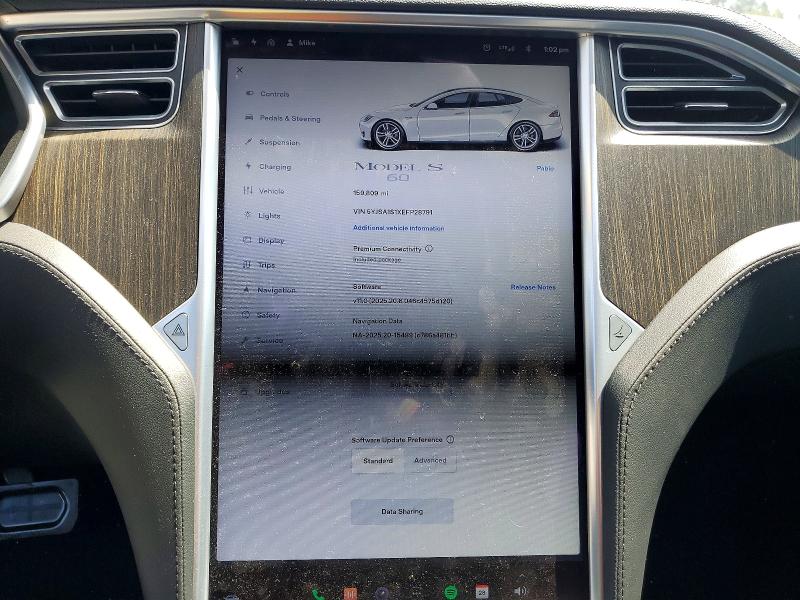 Photo 9 from auction – 2014 TESLA MODEL S with VIN 5YJSA1S1XEFP28791