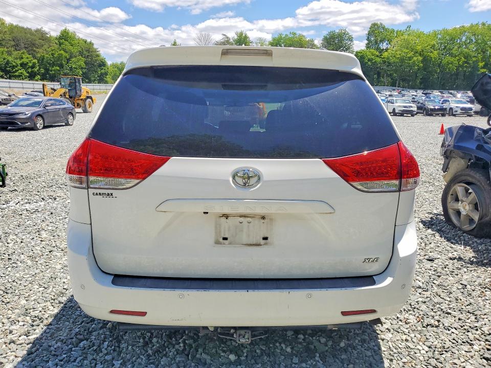 Photo 6 from auction – 2014 TOYOTA SIENNA with VIN 5TDYK3DC2ES525715
