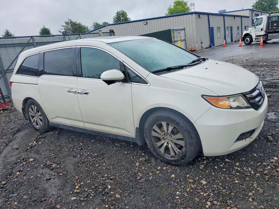 Photo 4 from auction – 2016 HONDA ODYSSEY with VIN 5FNRL5H66GB010189