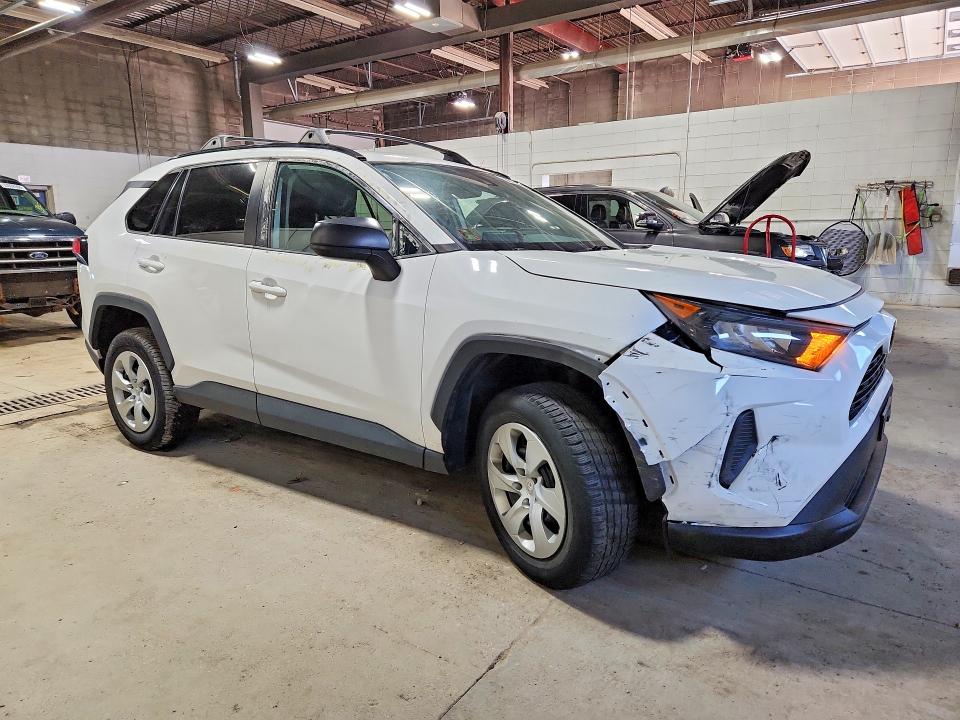 Photo 4 from auction – 2019 TOYOTA RAV4 with VIN 2T3F1RFVXKW029115