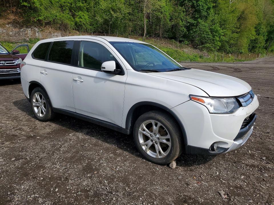 Photo 4 from auction – 2015 MITSUBISHI OUTLANDER with VIN JA4AZ3A3XFZ000901