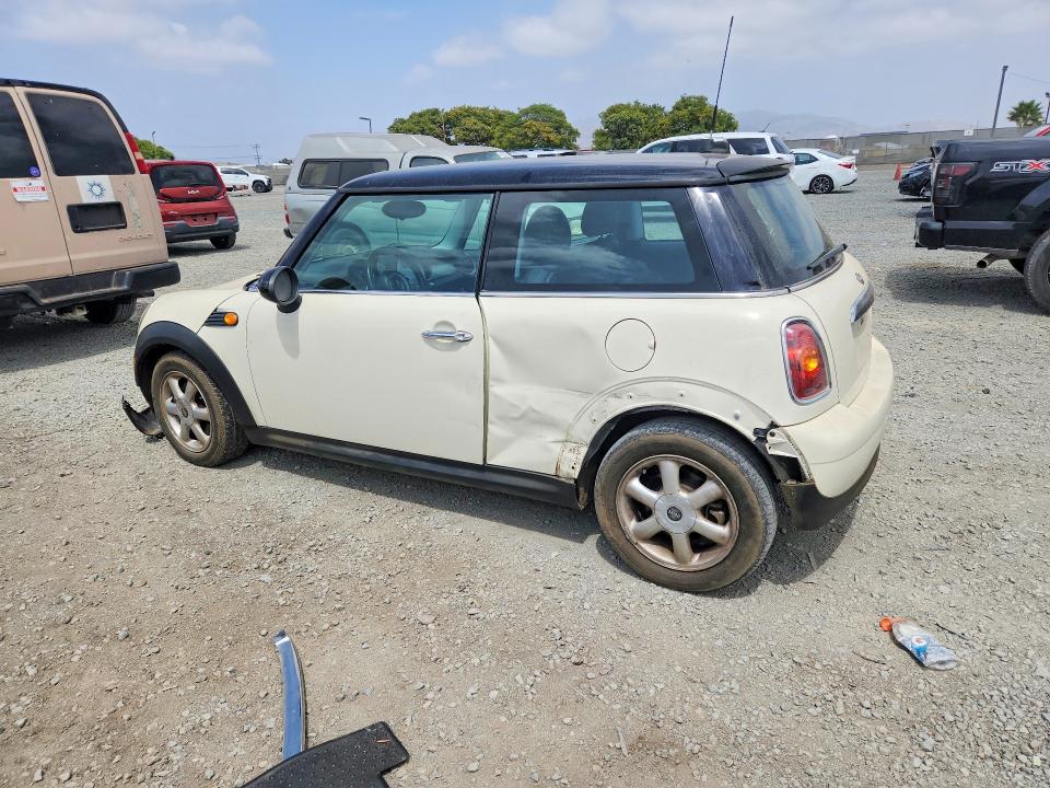 Photo 2 from auction – 2010 MINI COOPER with VIN WMWMF3C56ATZ64883