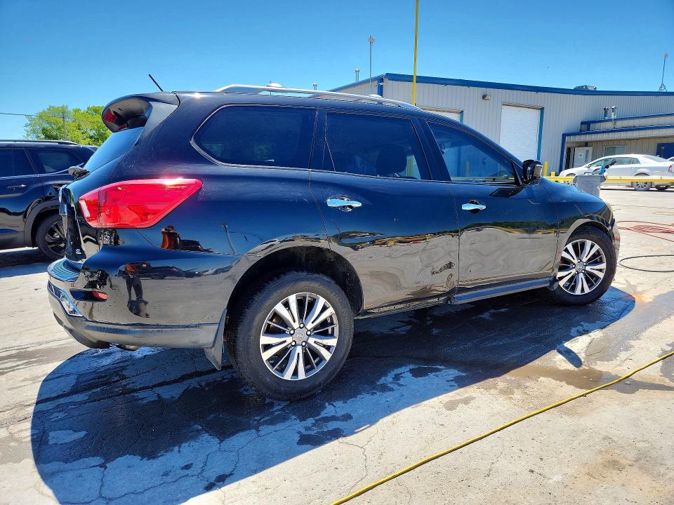Photo 3 from auction – 2017 NISSAN PATHFINDER with VIN 5N1DR2MN5HC648397