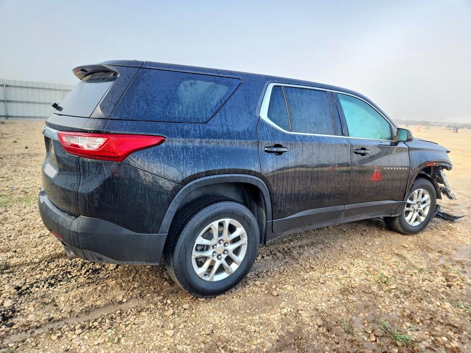Photo 3 from auction – 2021 CHEVROLET TRAVERSE with VIN 1GNERFKW2MJ146570
